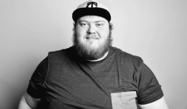 Dive Into Daniel Lindahl’s World of Introspective Indie Tunes
